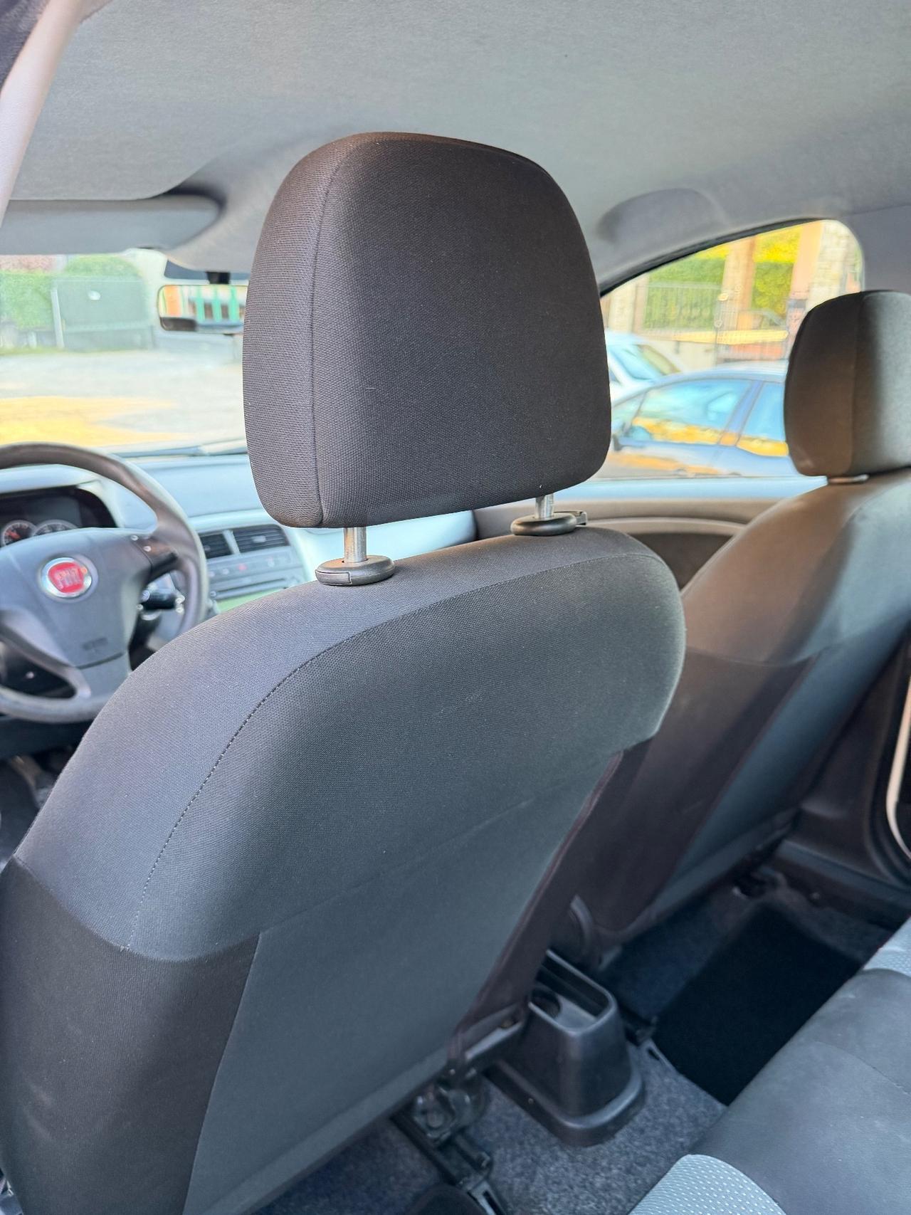 Fiat GRANDE PUNTO 1.4 5P ACTUAL NP KMCERT NEOPAT