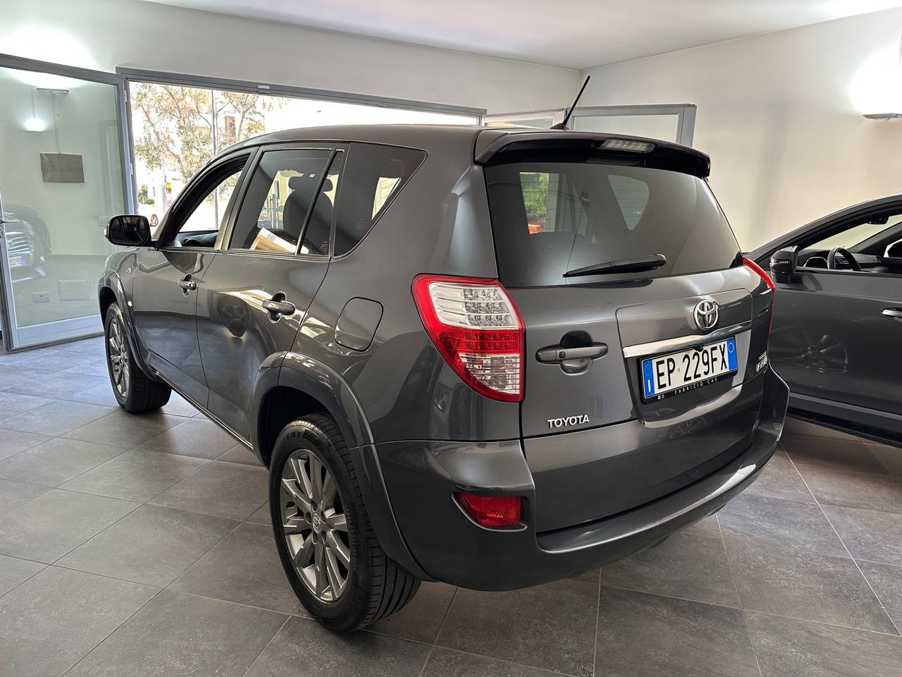 Toyota RAV 4 RAV4 Crossover 2.2 D-4D 150 CV Lounge