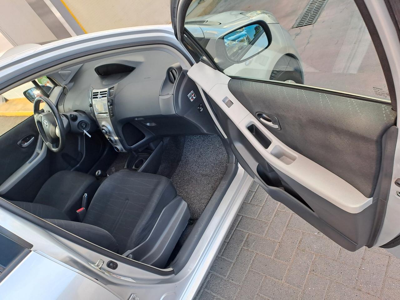 Toyota Yaris 1.3 5 porte Sol