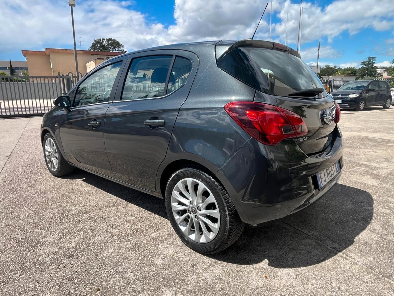 Opel Corsa 1.4 90CV GPL Tech 5 porte Innovation neop/ car play/lega/faro led