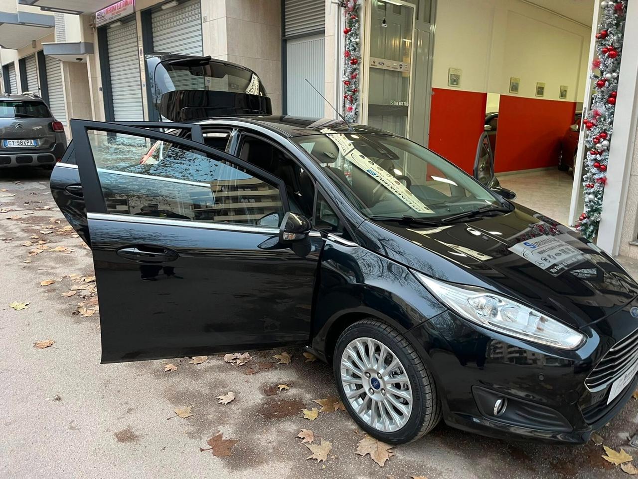 Ford Fiesta 1.5 TDCi 75CV 5 porte Titanium