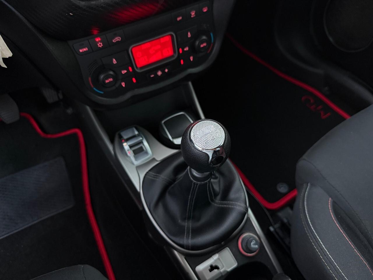Alfa Romeo MiTo 1.6 JTDm-2 S&S Distinctive Sport Pack