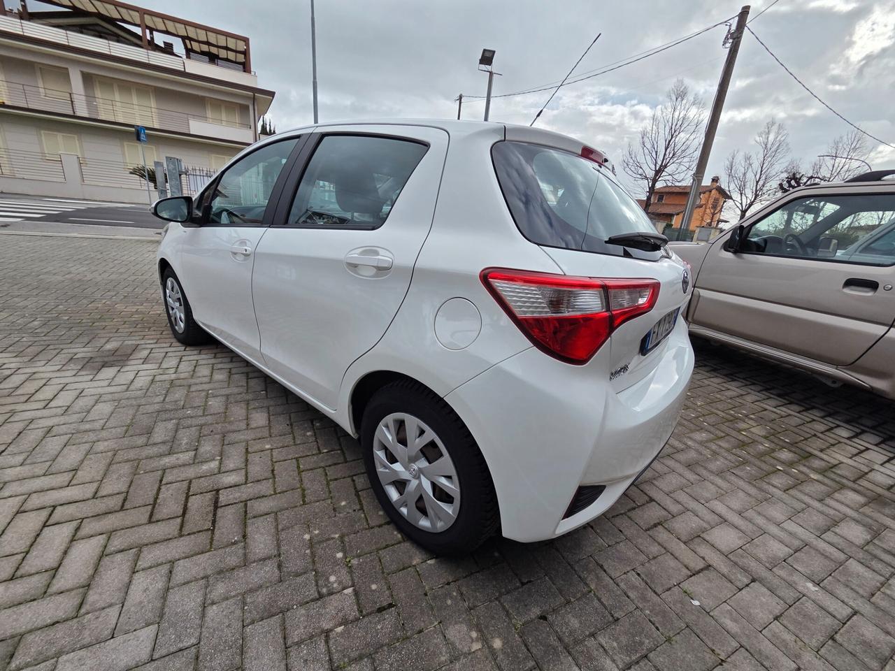 Toyota Yaris 1.0 72 CV 5 porte Active