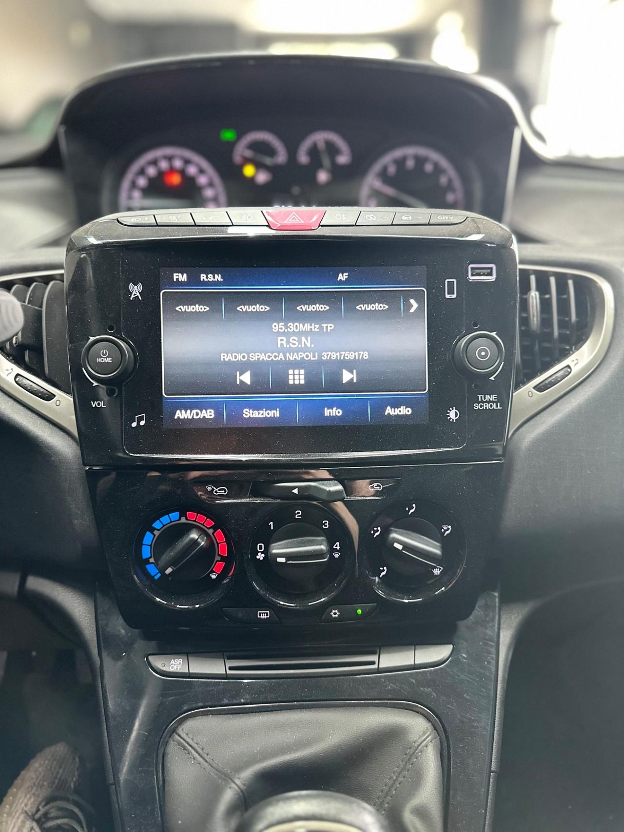 Lancia Ypsilon 1.0 FireFly 5 porte S&S Hybrid