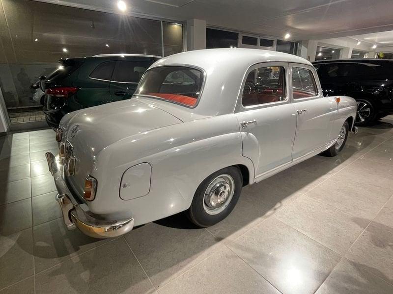 Mercedes-Benz W115 200 Mercedes-Daimler Benz 180