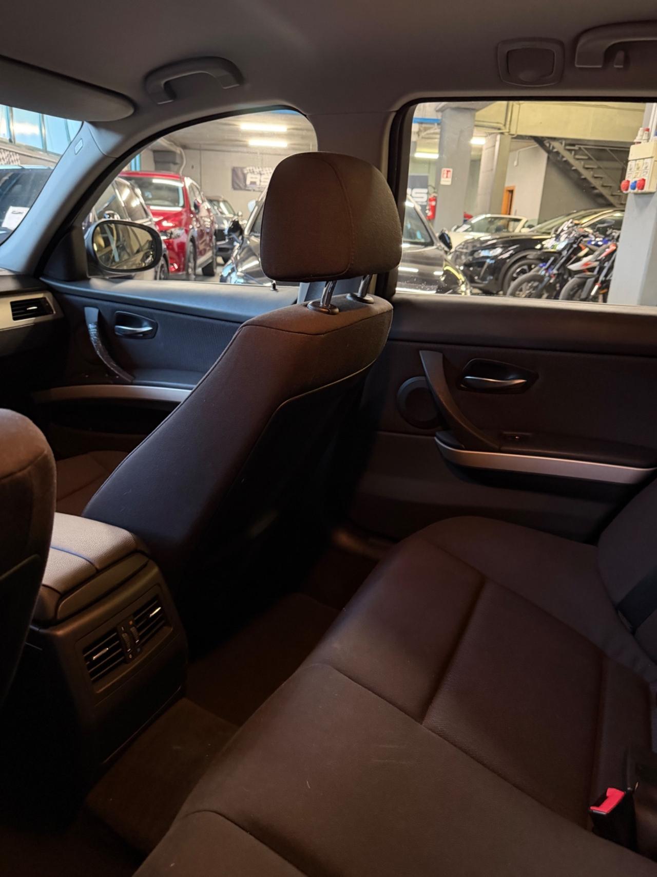 Bmw 318d TOURING ATTIVA KMCERT NAVIPRO
