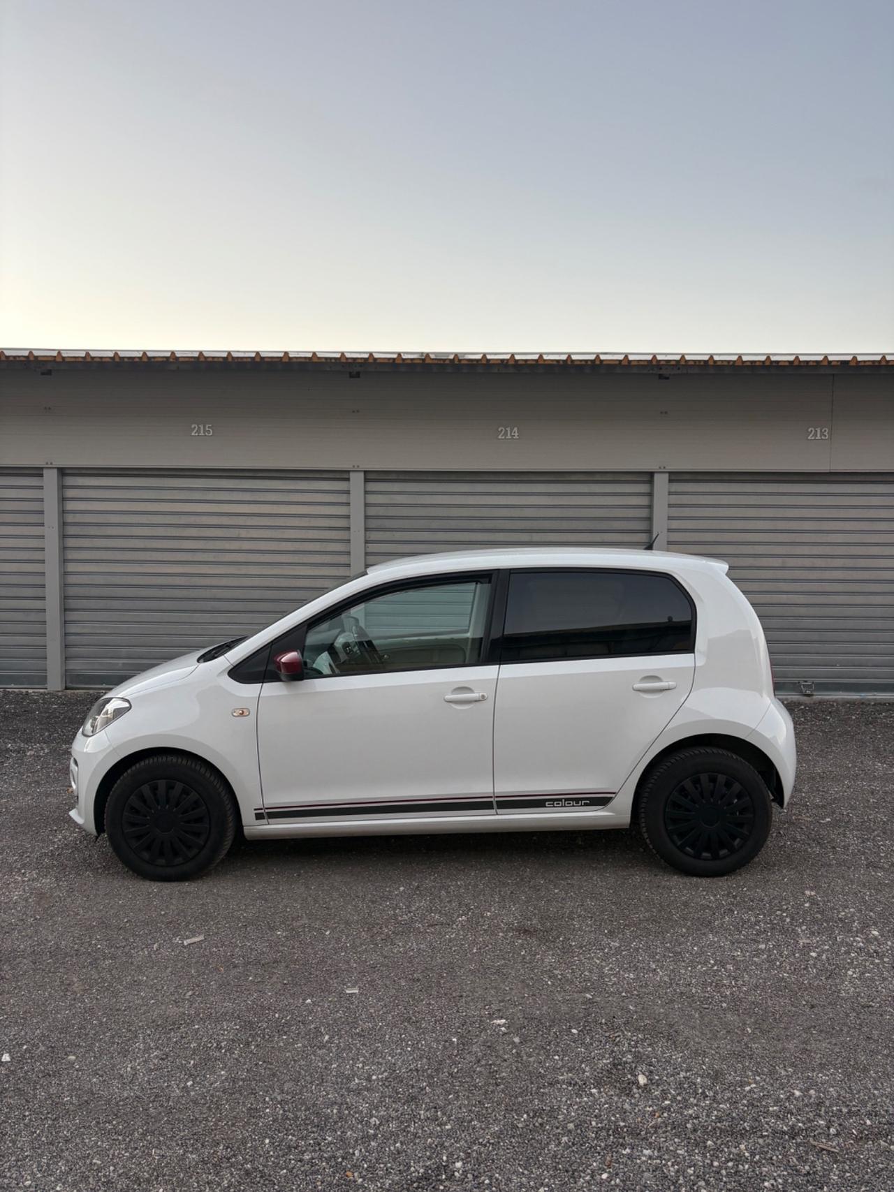 Volkswagen up! versione colour up!