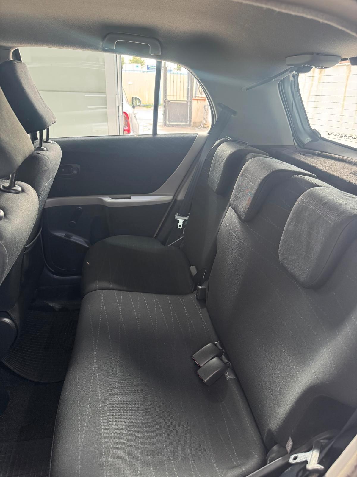 Toyota Yaris 1.0 5 porte