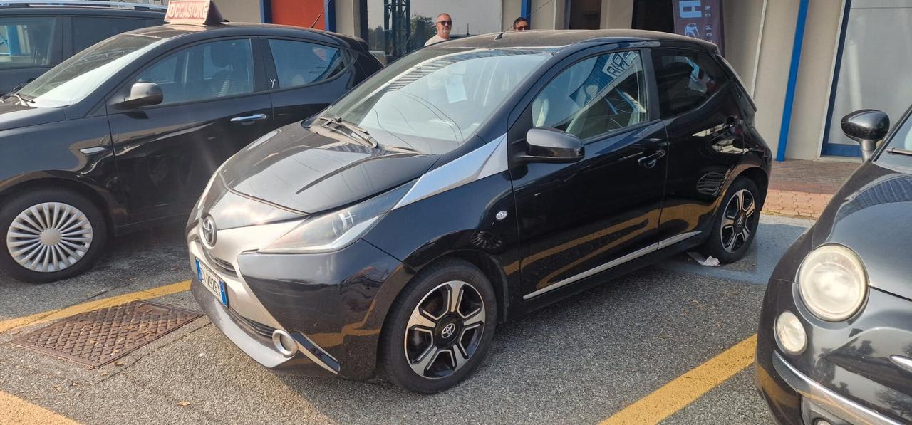 Toyota Aygo 1.0 VVT-i 69 CV 5 porte x-clusiv