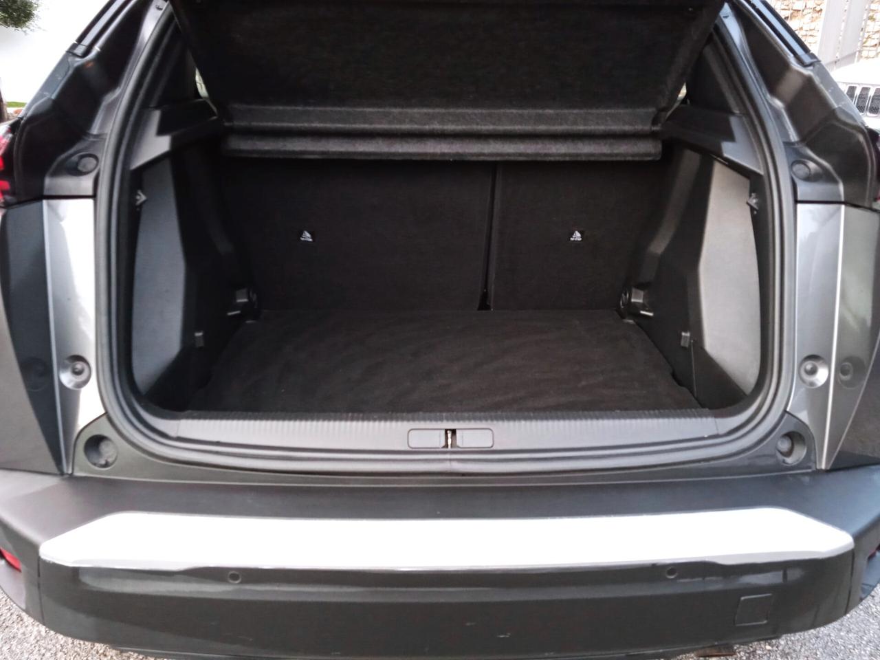 Peugeot 2008 BlueHDi 100 S&S Allure Navi Pack