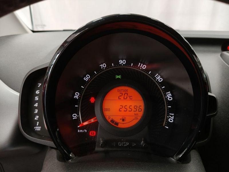 Toyota Aygo Connect 1.0 VVT-i 72 CV 5 porte x-play