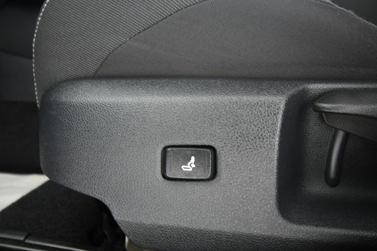 TOYOTA Corolla Touring Sports 1.8h Business Tech cvt ACC+CAMERA+LED