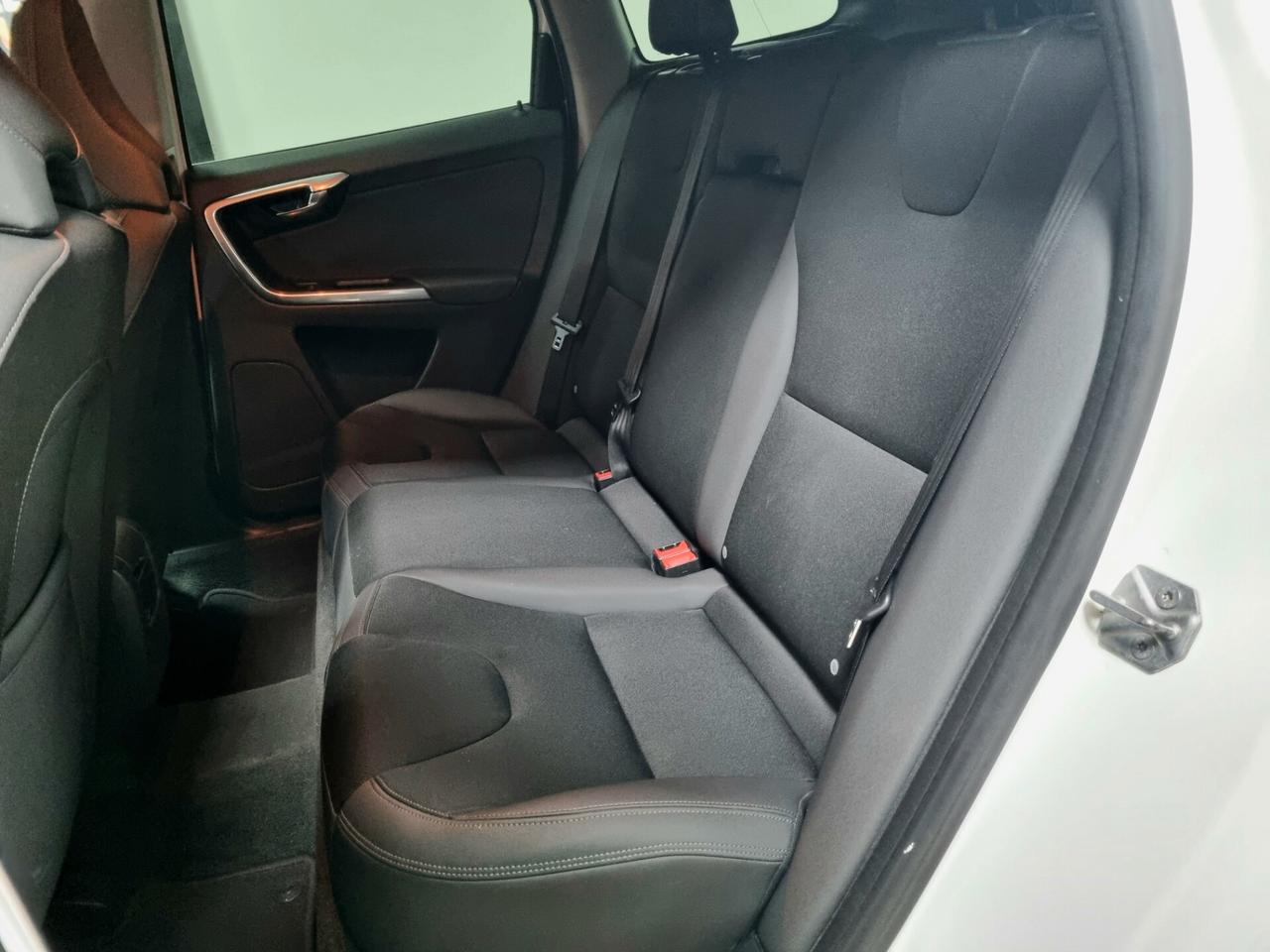 VOLVO XC60 D4 GEATRONIC MOMENTUM 181CV
