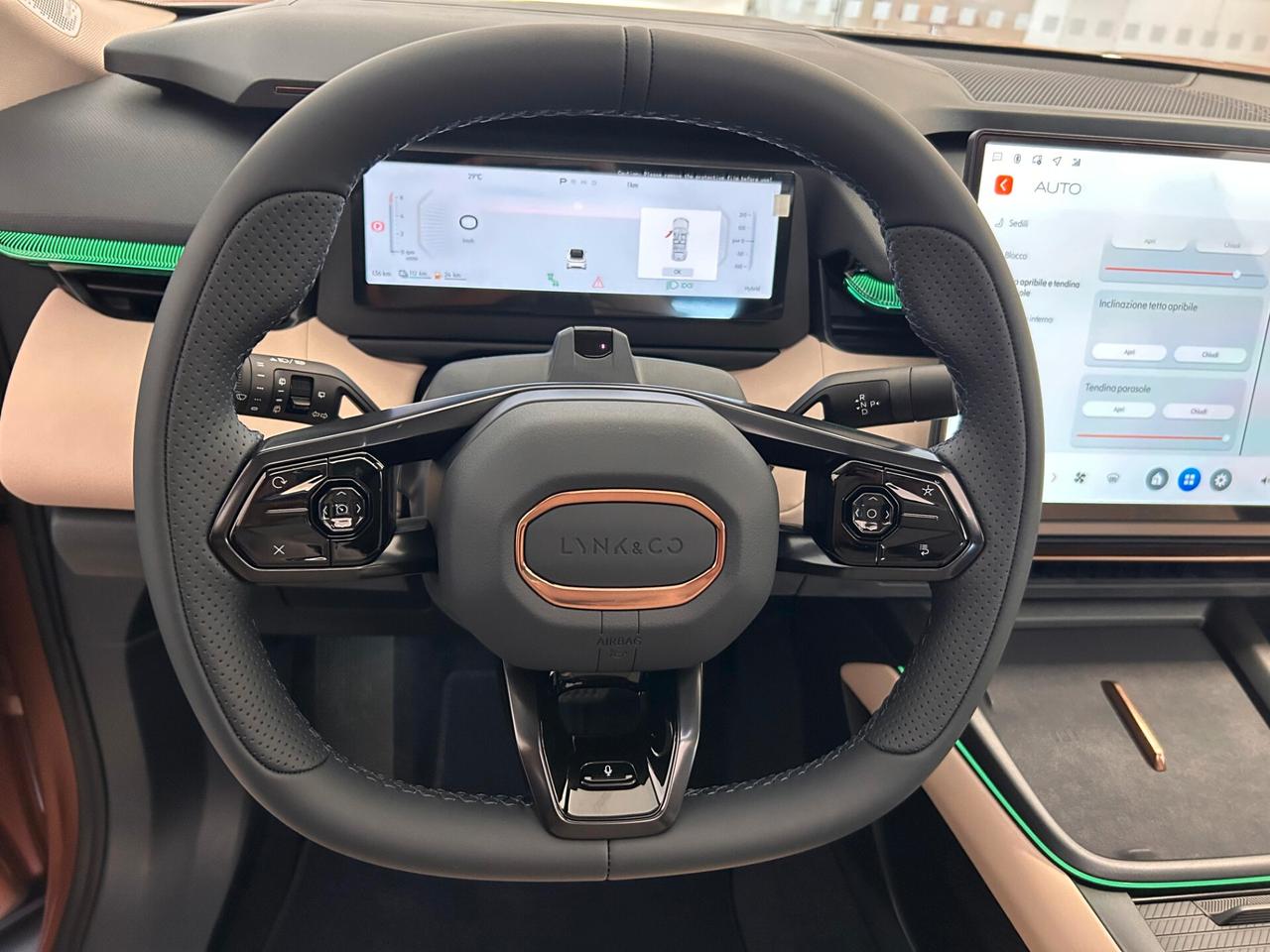 Lynk&co 08 PHEV More