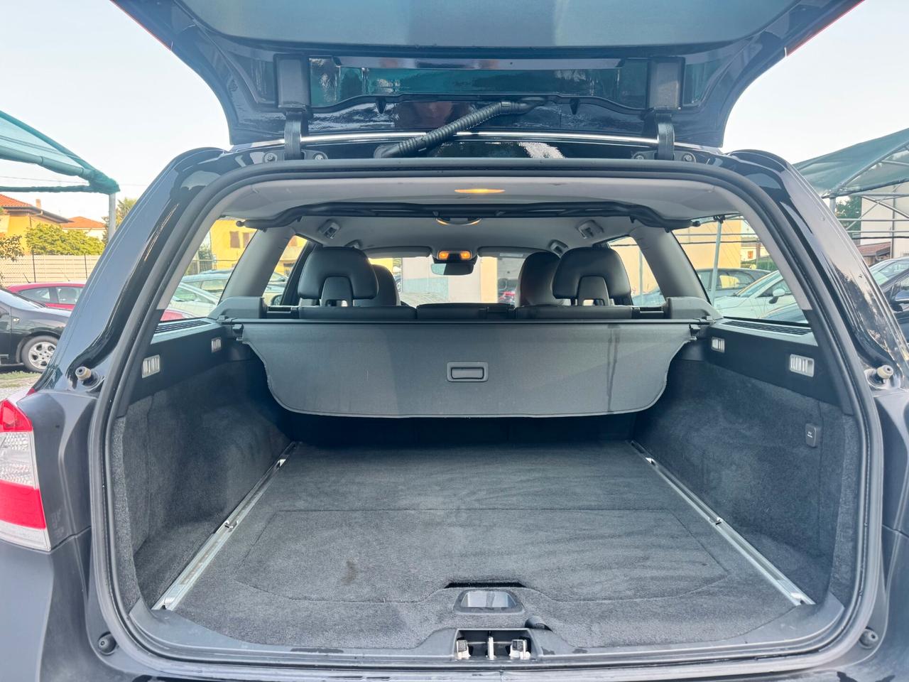 Volvo XC 70 XC70 D5 AWD Geartronic Momentum