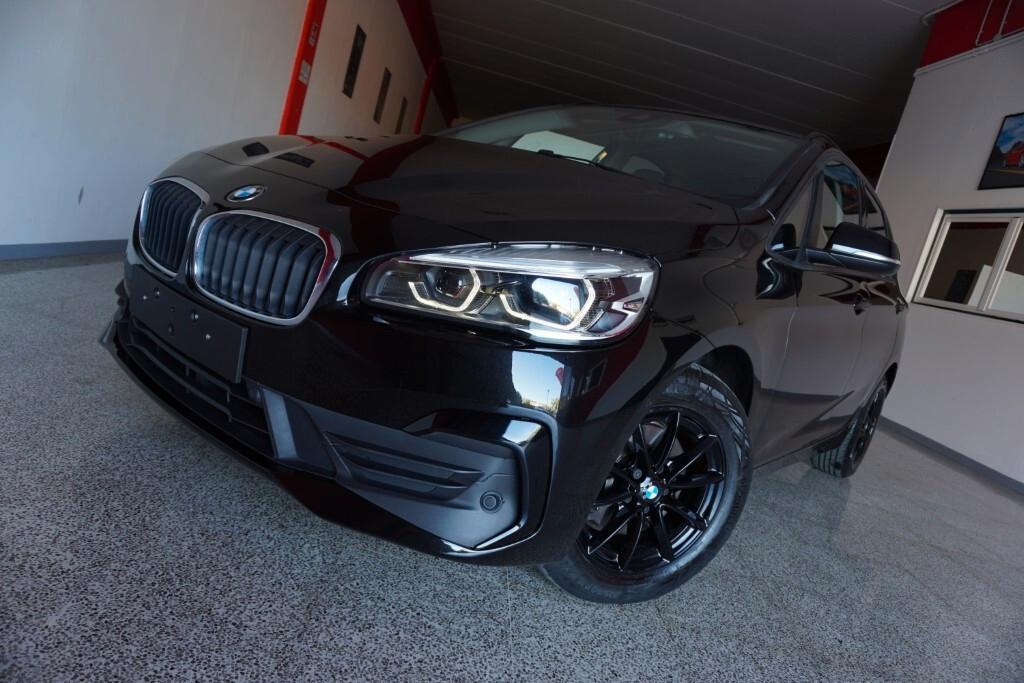 BMW 216D ACTIVE TOURER 116CV 6M. BUSINESS ADVANTAGE ( FARI LED - PELLE - CRUISE - NAVI - PARK ASSISTANT - TELECAMERA POST. )