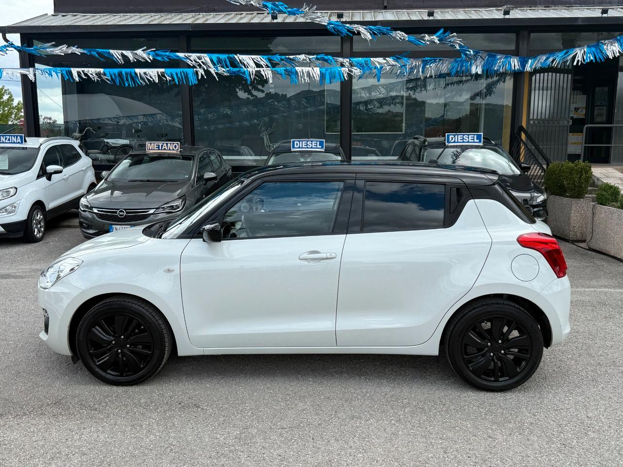 " DA VETRINA " Suzuki Swift 1.2 Hybrid Cool
