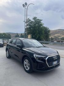 Audi Q3 35 TDI S tronic Business