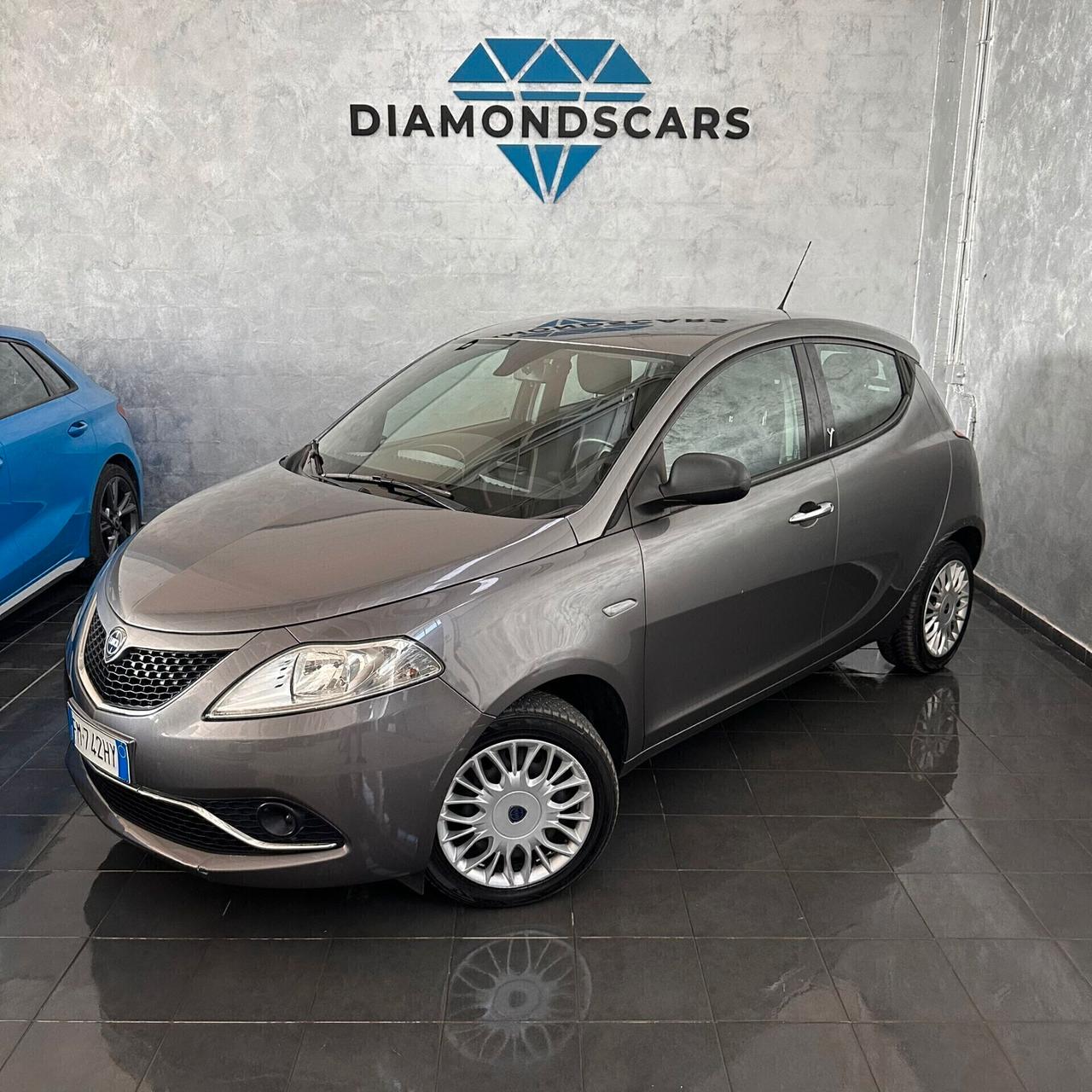 Lancia Ypsilon 1.2 69 CV 5 porte Silver
