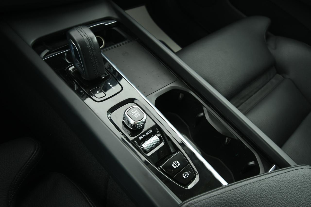 VOLVO XC60 2.0 t6 phev Inscription awd auto SOSPENSIONI+TETTO PANO+PELLE