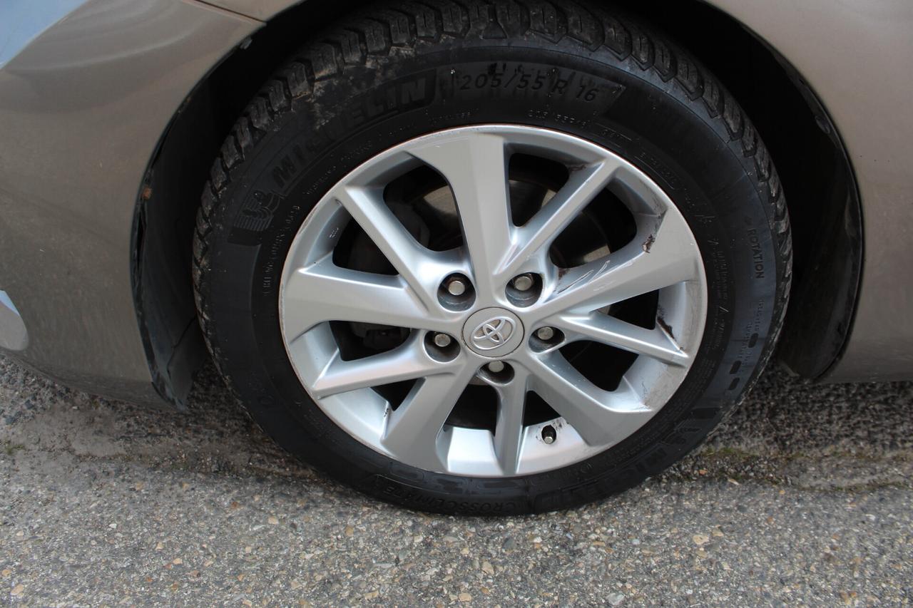 Toyota Auris 1.4 D-4D Active