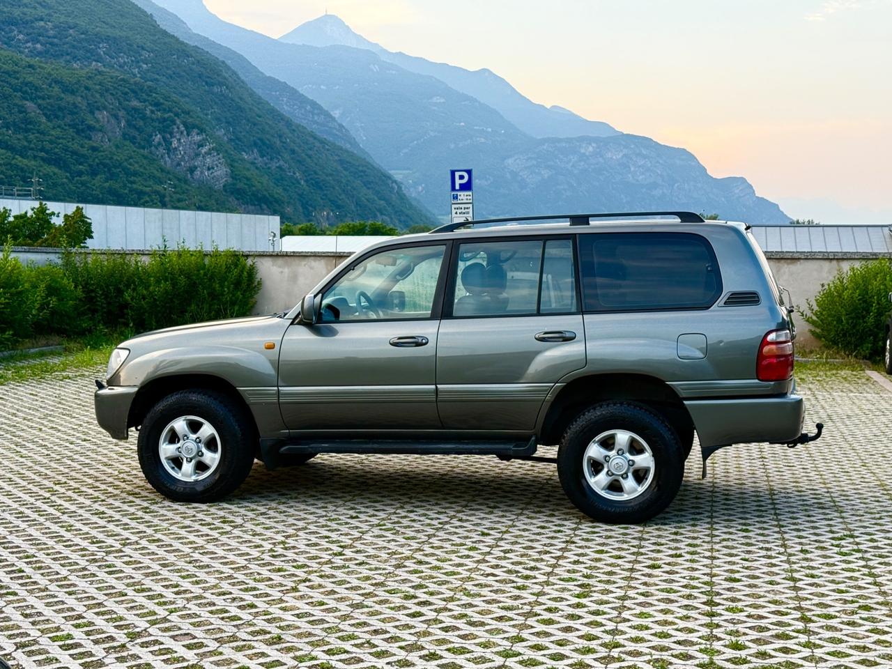 Toyota Land Cruiser HDJ100 4.2 TD 204cv 7 posti ASI