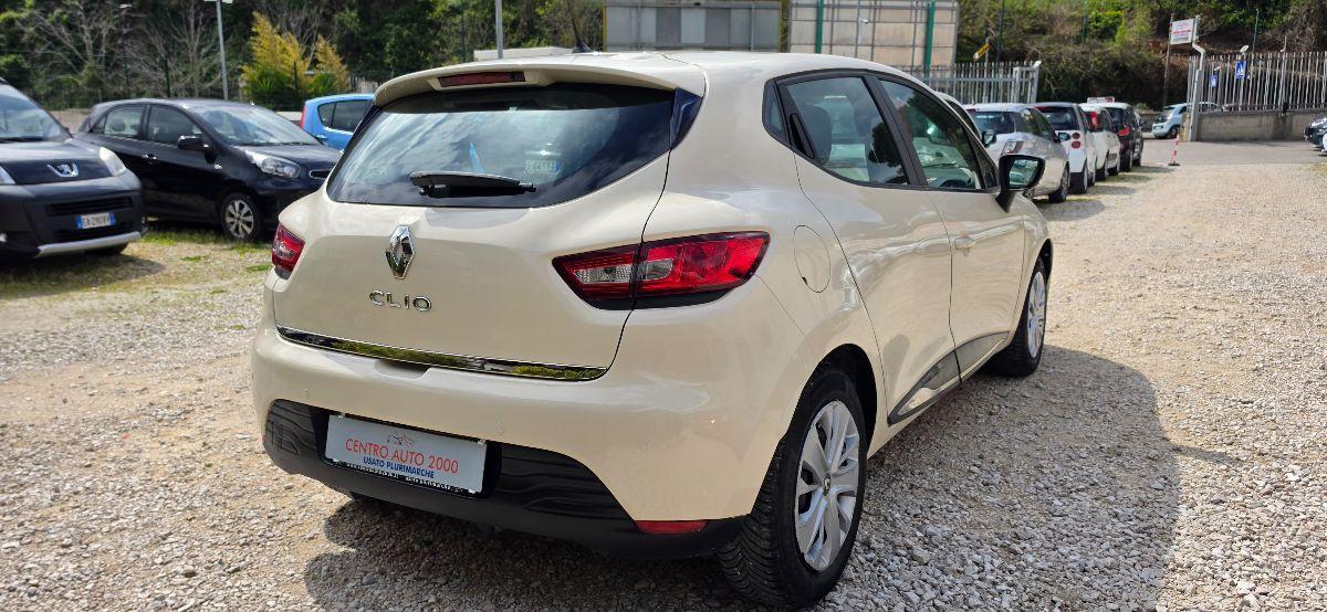 RENAULT Clio 1.2 75 CV 5p. Costume National