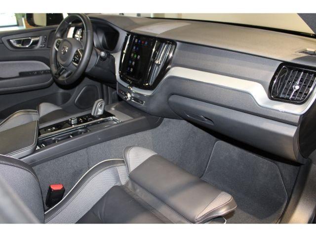 VOLVO XC60 B4 (d) AWD Geartronic R-design