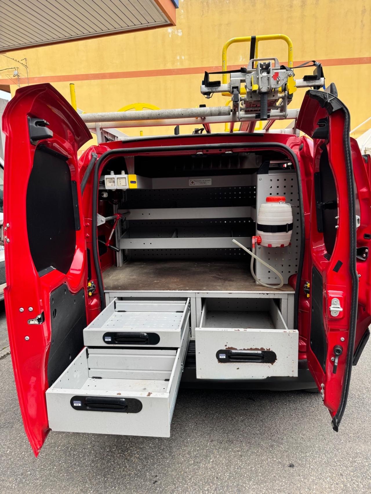 Fiat Fiorino 1.3 m-jet 95cv Adventure OFFICINA MOBILE