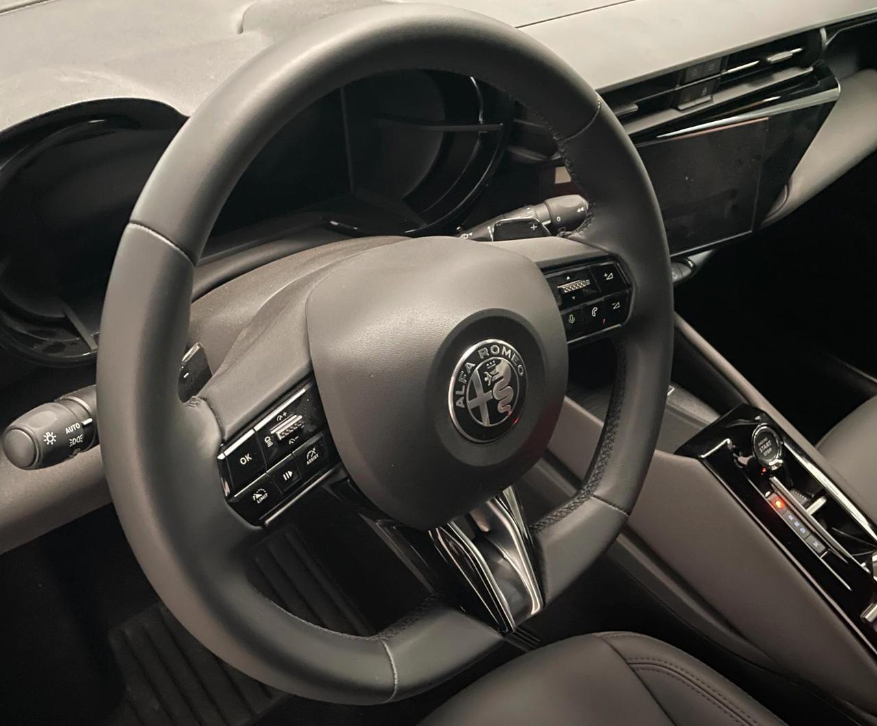 Alfa Romeo Junior 1.2 ibrida Speciale 145cv edct6