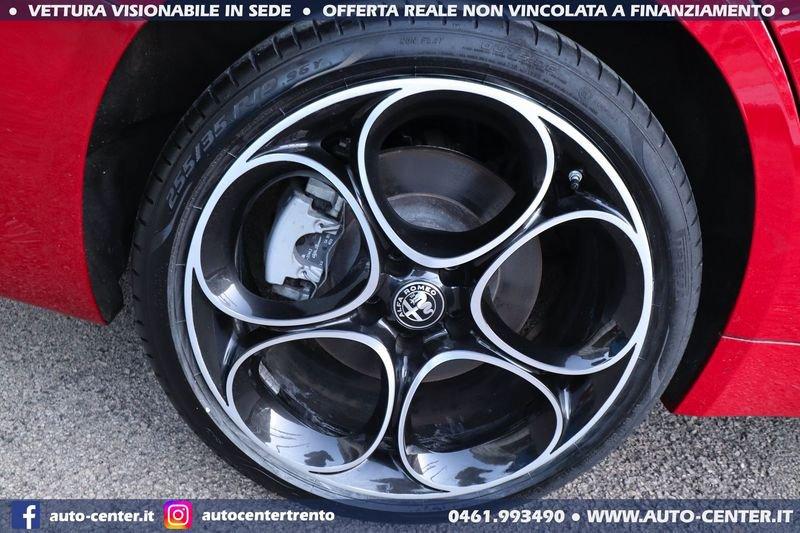 Alfa Romeo Giulia 2.0 Turbo 280CV AT8 AWD Q4 Veloce