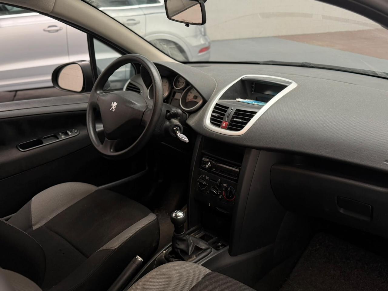 Peugeot 207 1.4 VTi 95CV 3p. XS