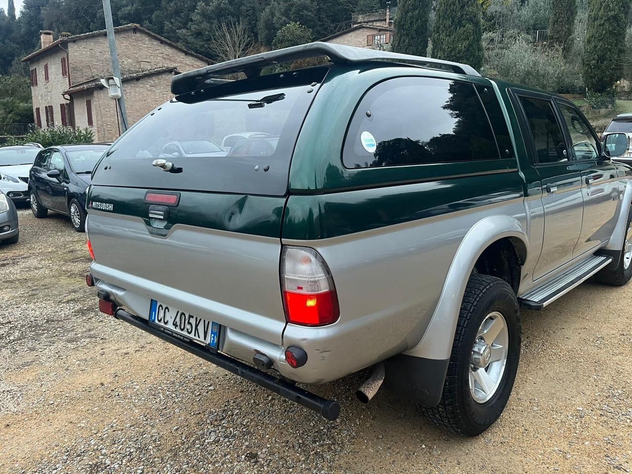 Mitsubishi L200 2.5 Diesel - 4x4 - Pick-Up Cabina