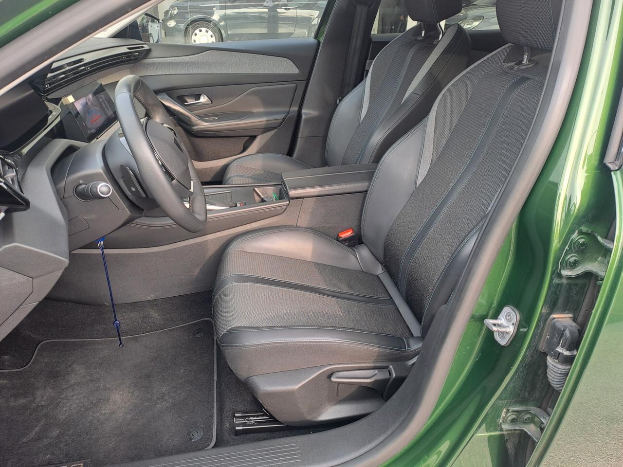 Peugeot 308 BlueHDi 130 EAT8 Allure Pack 2022