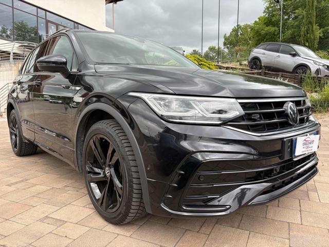 VOLKSWAGEN Tiguan 2.0 TDI 150 CV DSG R-Line TOTAL BLACK
