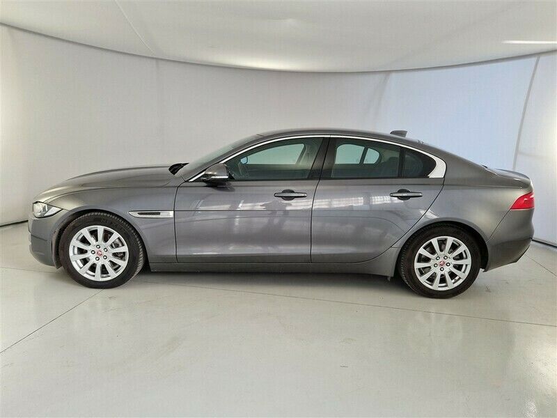 JAGUAR XE 2.0D PRESTIGE 180CV AUTO BERLINA