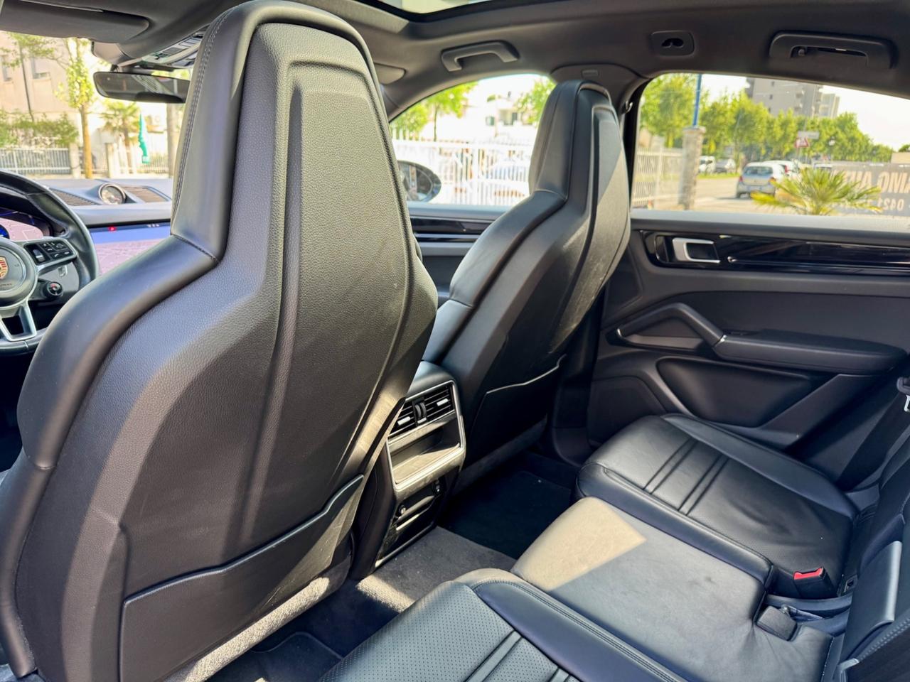 PORSCHE CAYENNE COUPE 3.0 340cv FULL (PERMUTO)