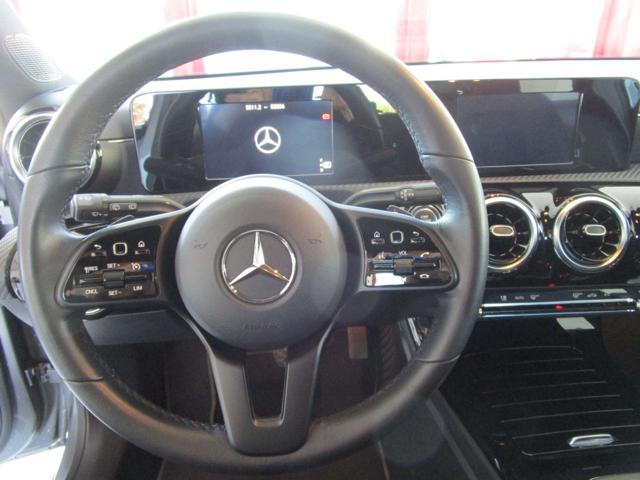 MERCEDES-BENZ A 180 Automatic Premium
