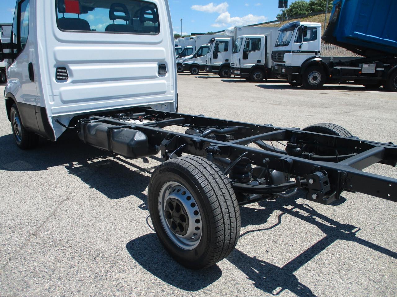 Iveco Daily 35S15 2.3 150CV E5 TELAIO P. 3750 **PERFETTISSIMO*