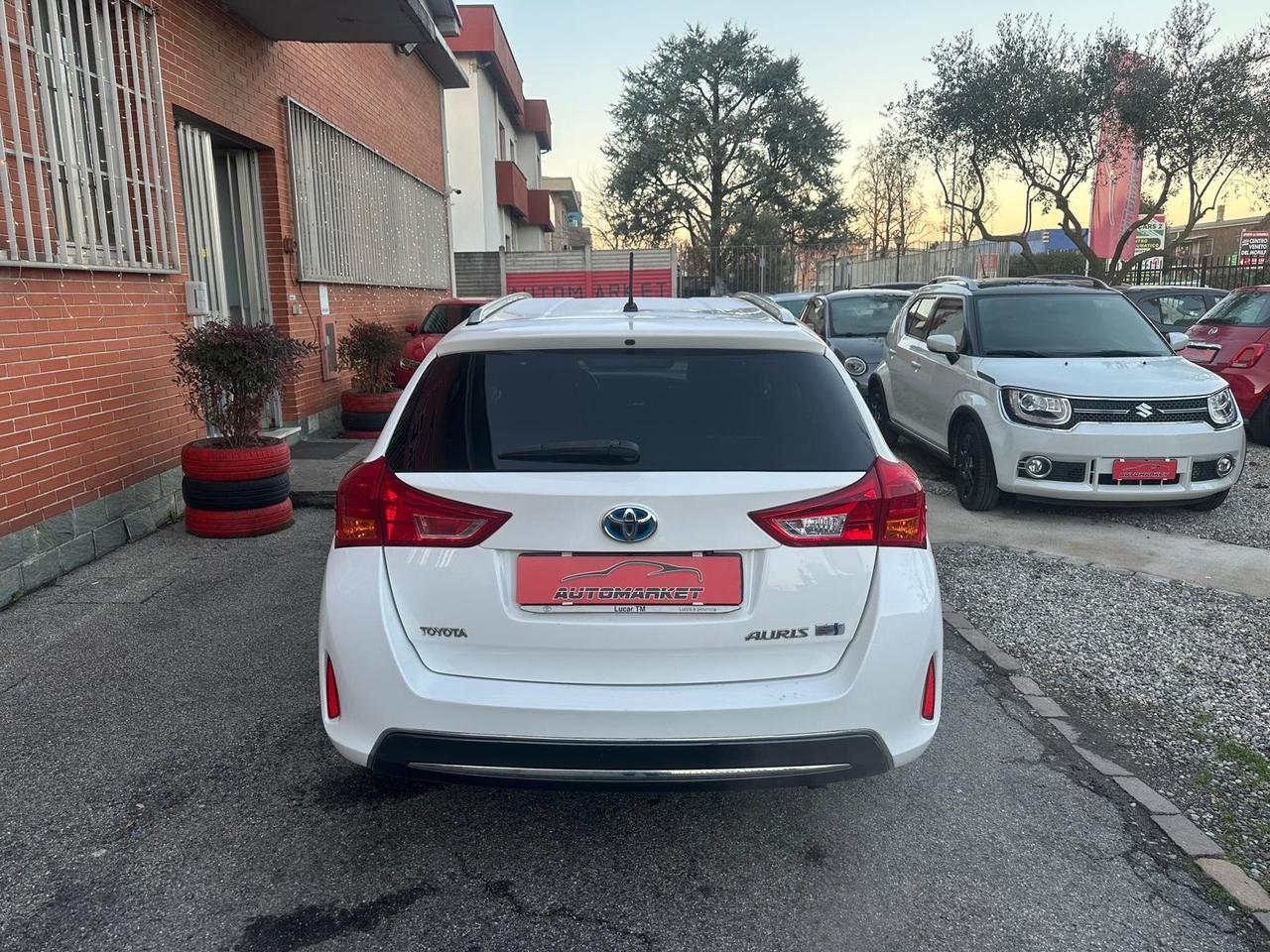 Toyota Auris Touring Sports 1.8 Hybrid Lounge