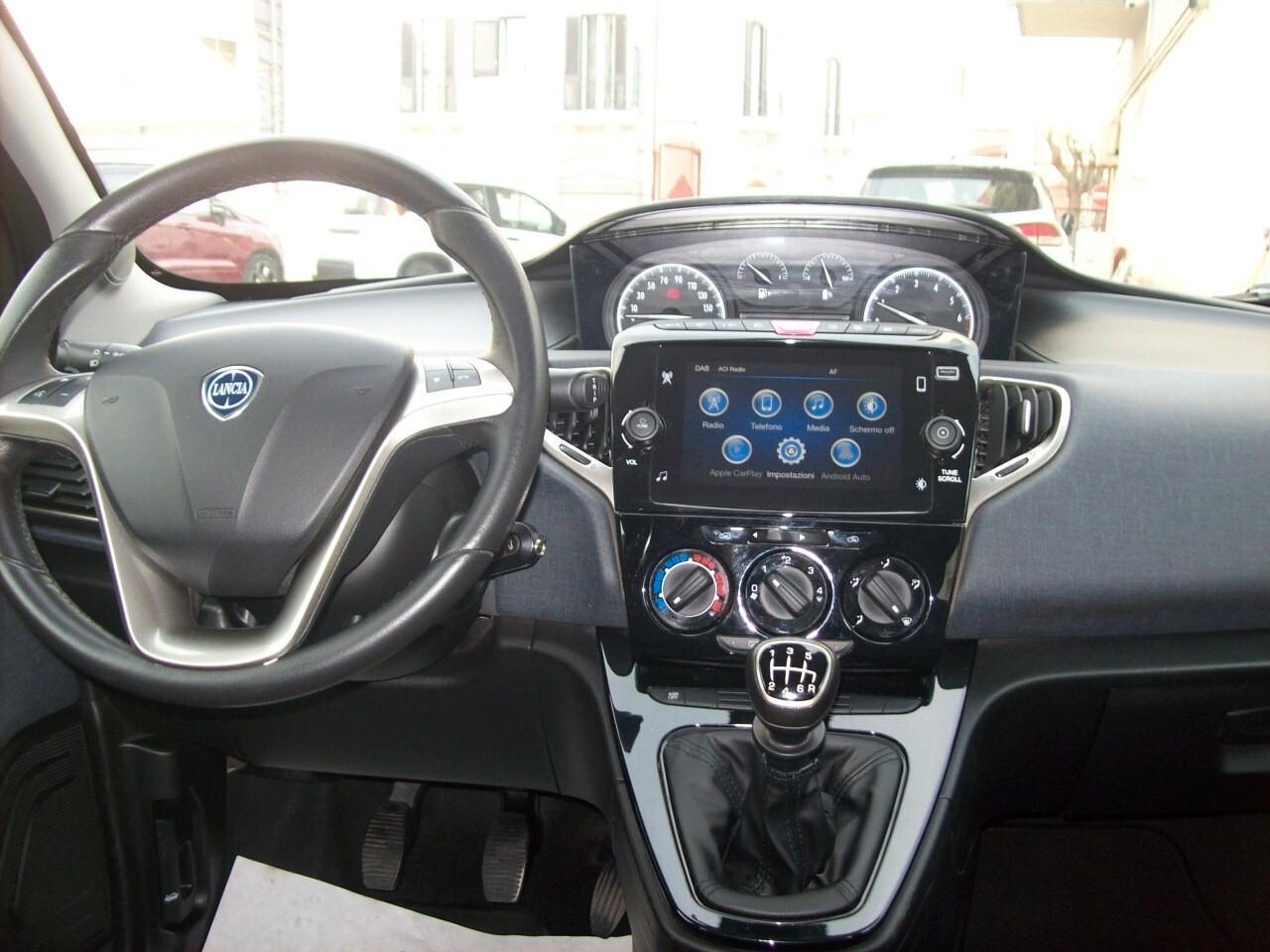 Lancia Ypsilon 1.0 FireFly 5 porte S&S Hybrid Ecochic Gold