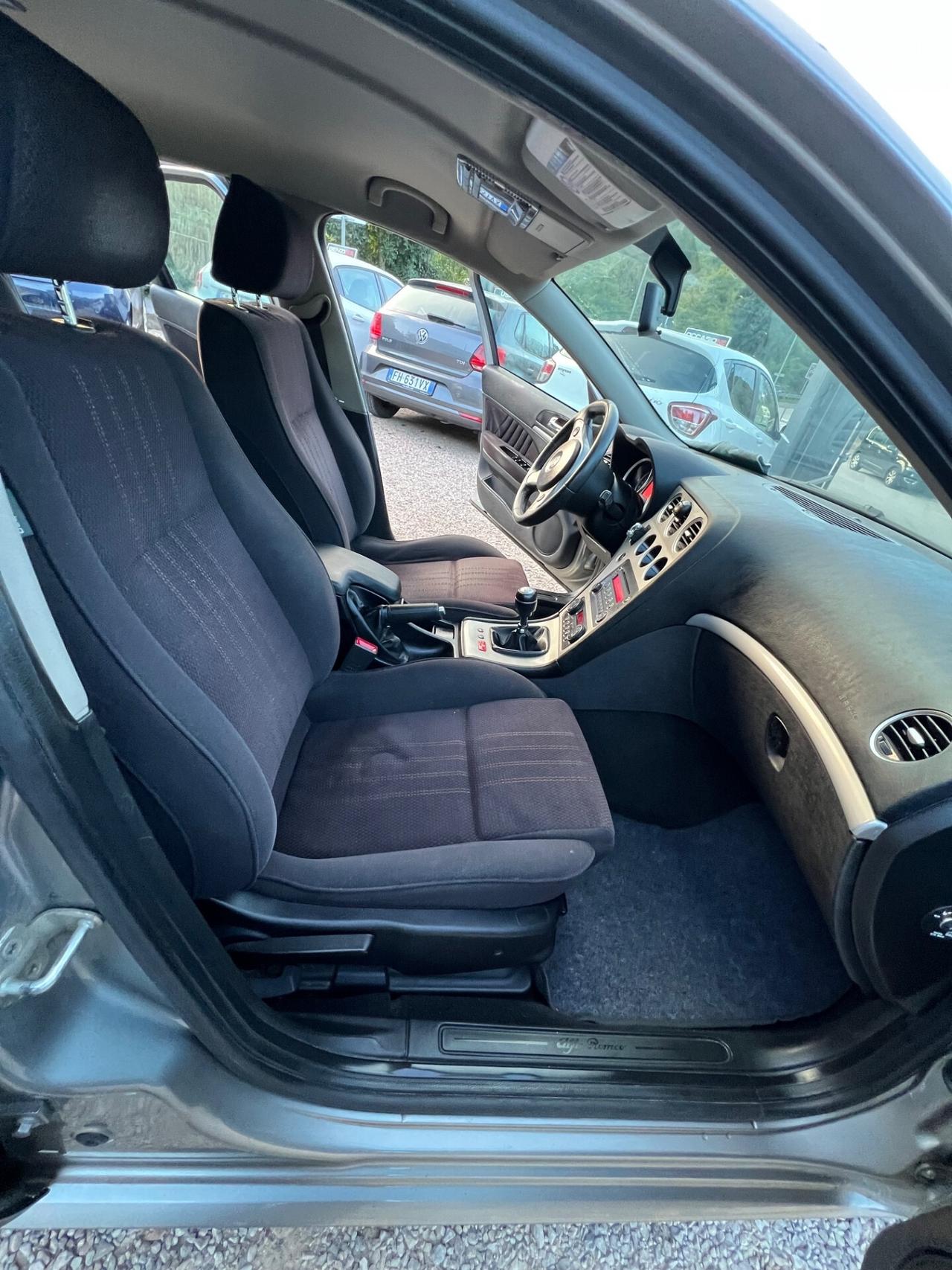 Alfa Romeo 159 1.9 JTDm 16V Sportwagon Distinctive