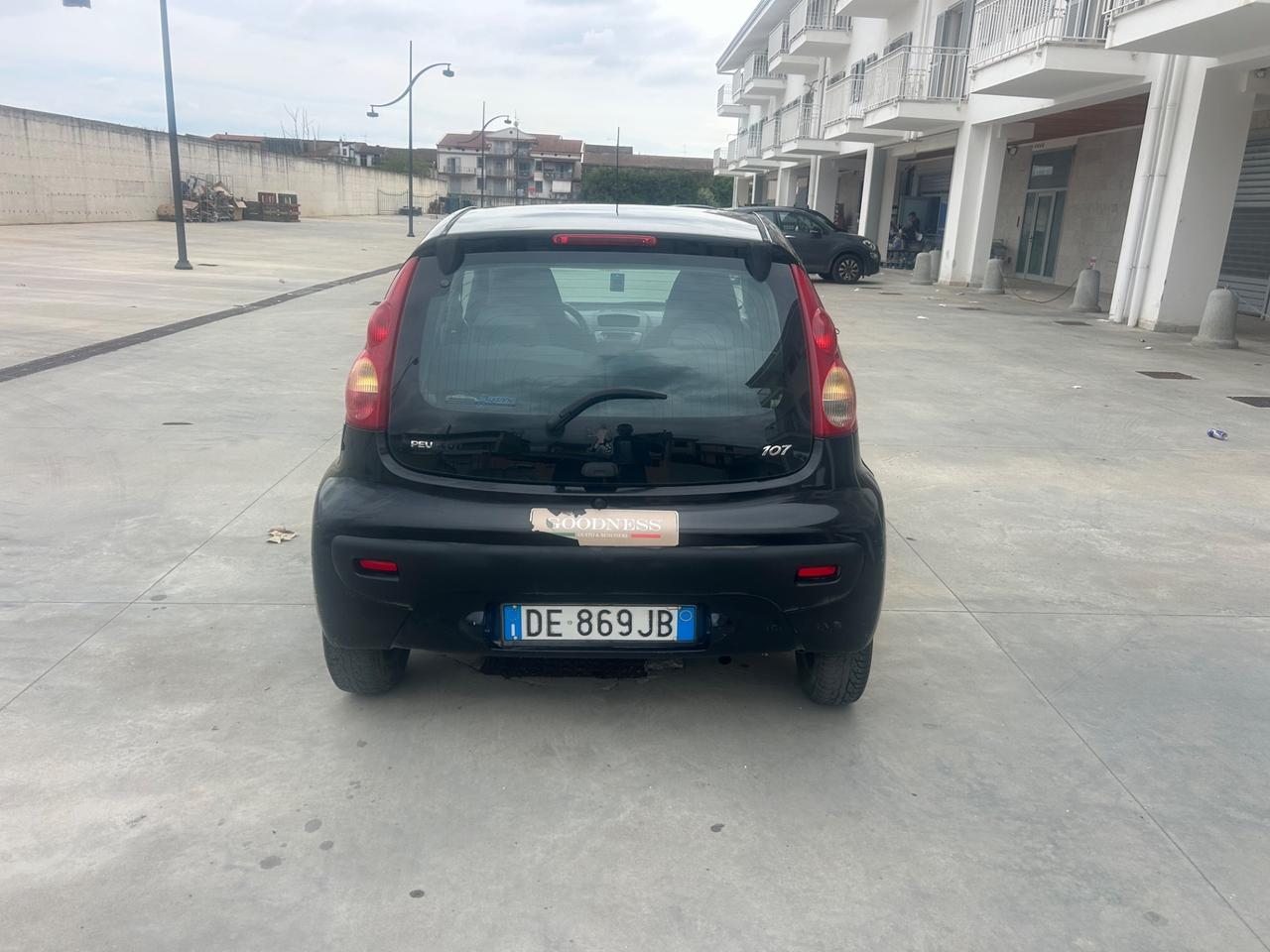 Peugeot 107 1.0 68CV 5p. Sweet Years