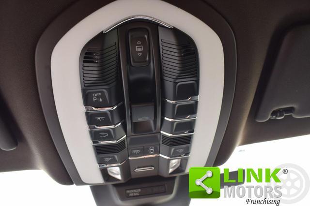 PORSCHE Macan 3.0 S