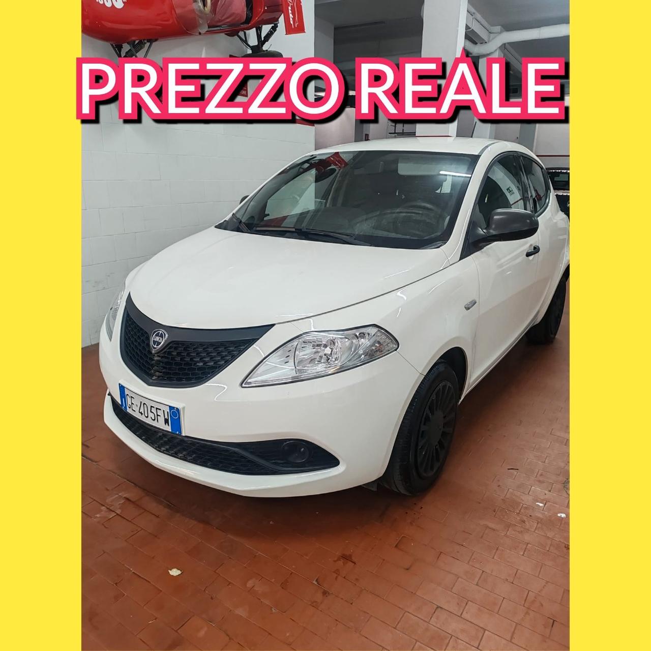 Lancia Ypsilon 5 Porte Ypsilon 1.0 firefly hybrid Silver s&s 70cv
