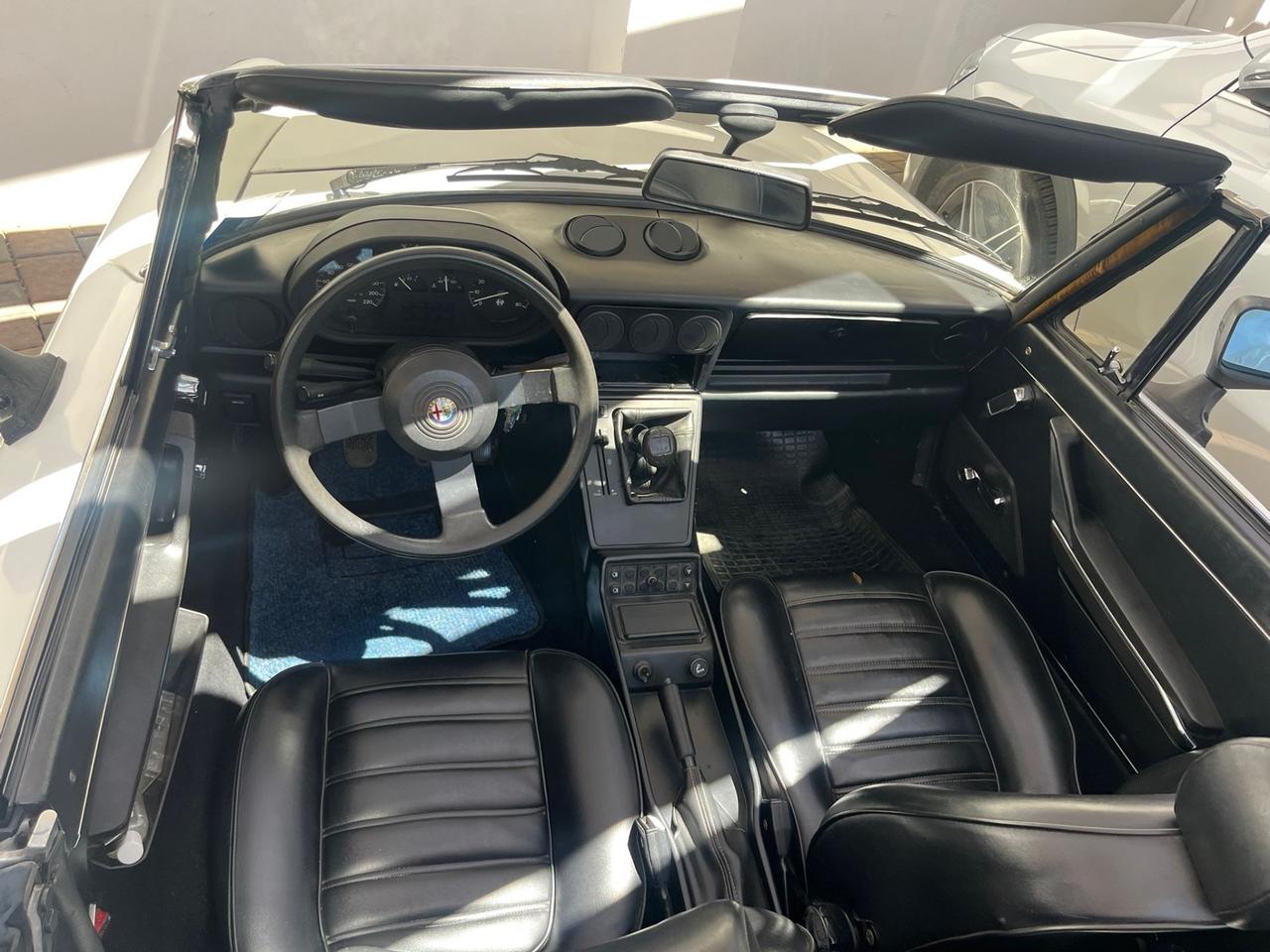 Alfa Romeo Spider 1.6