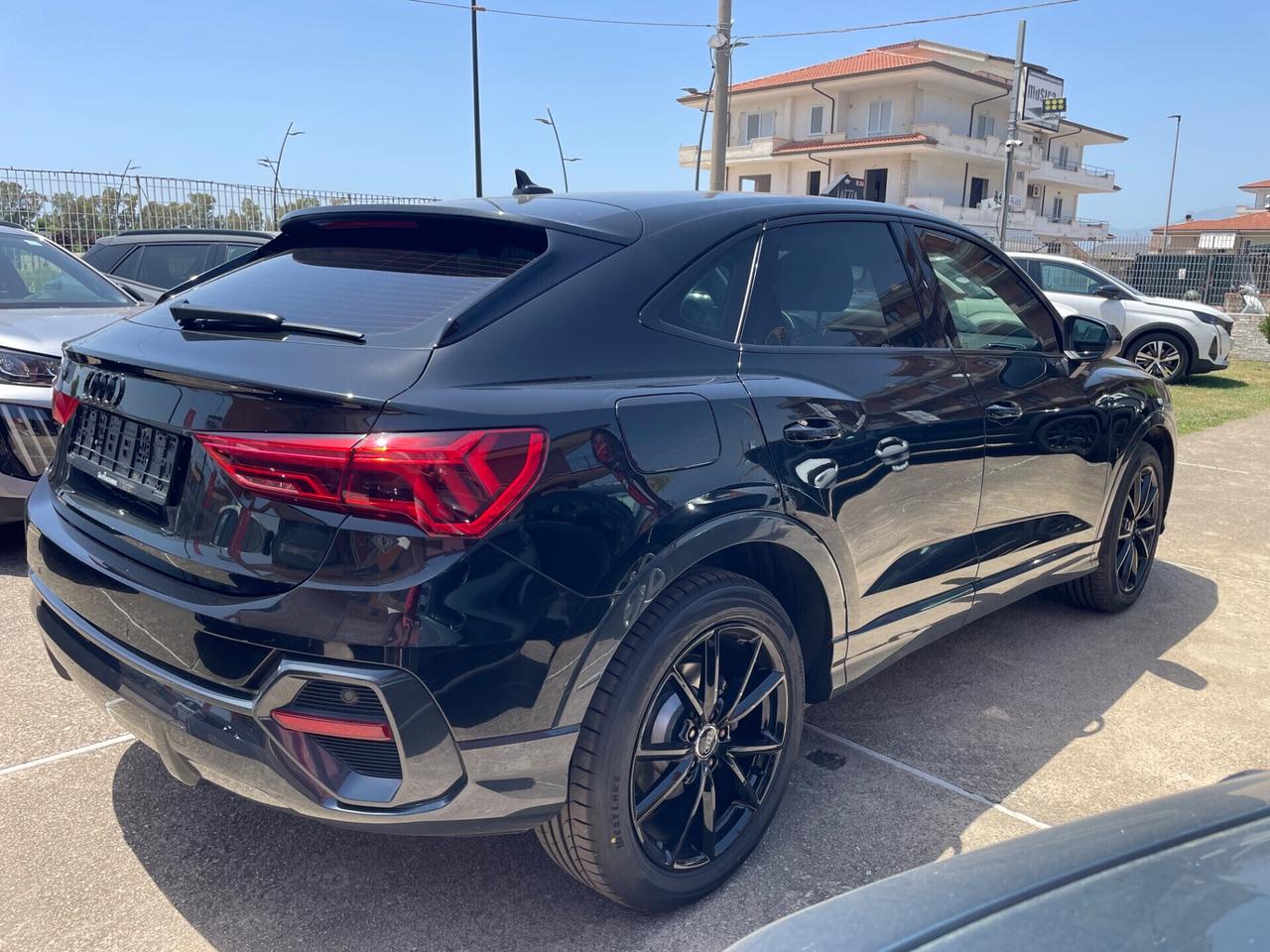 Audi Q3 35 TDI quattro S tronic Business