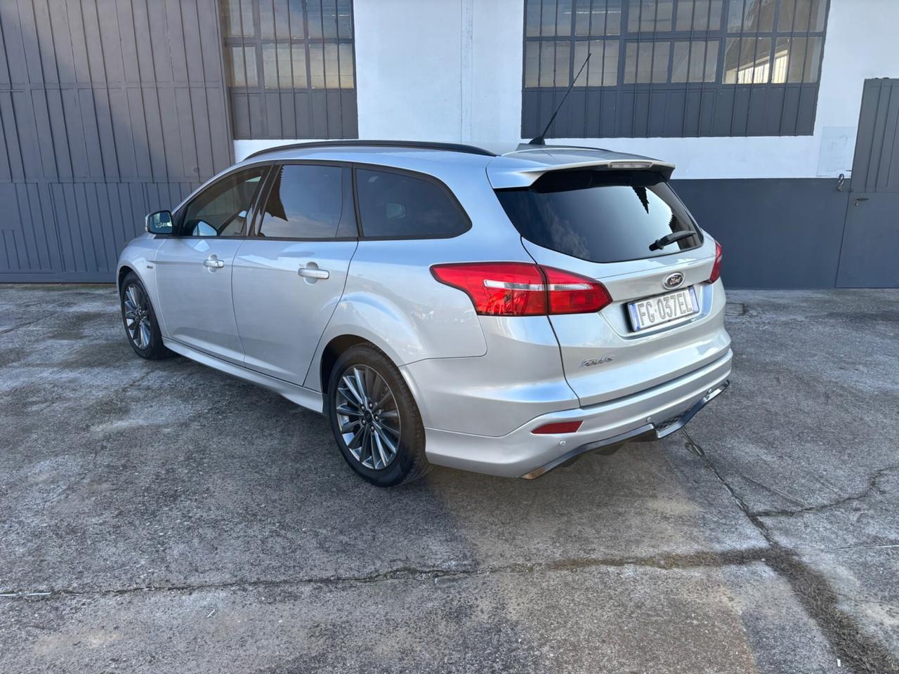 Ford Focus 1.5 TDCi ST Line. EURO 6B. Garanzia