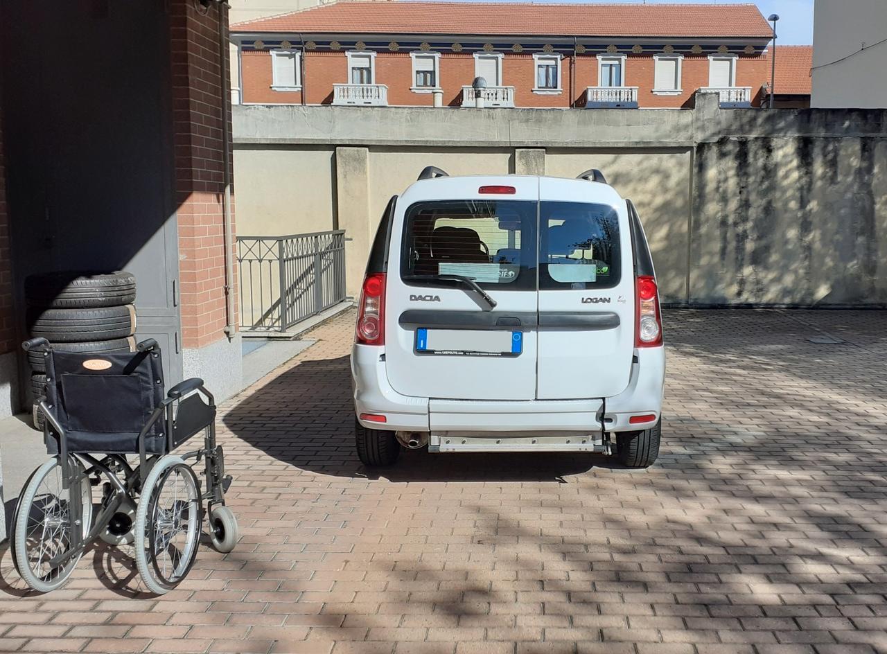 Dacia trasporto disabili pianale ribassato