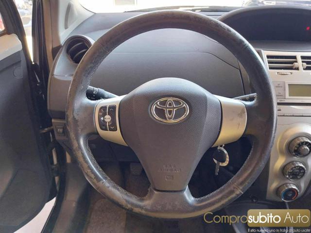 TOYOTA Yaris 1.3 3 porte
